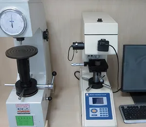 Rockwell- & Vickers-Härteprüfgerät