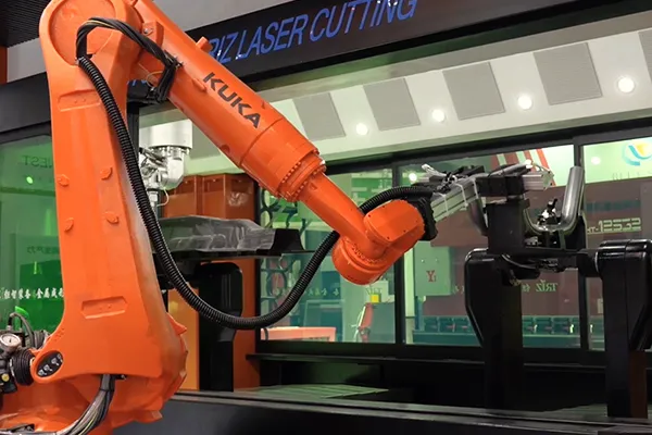 Doppelstations-3D-Laserschneidemaschine